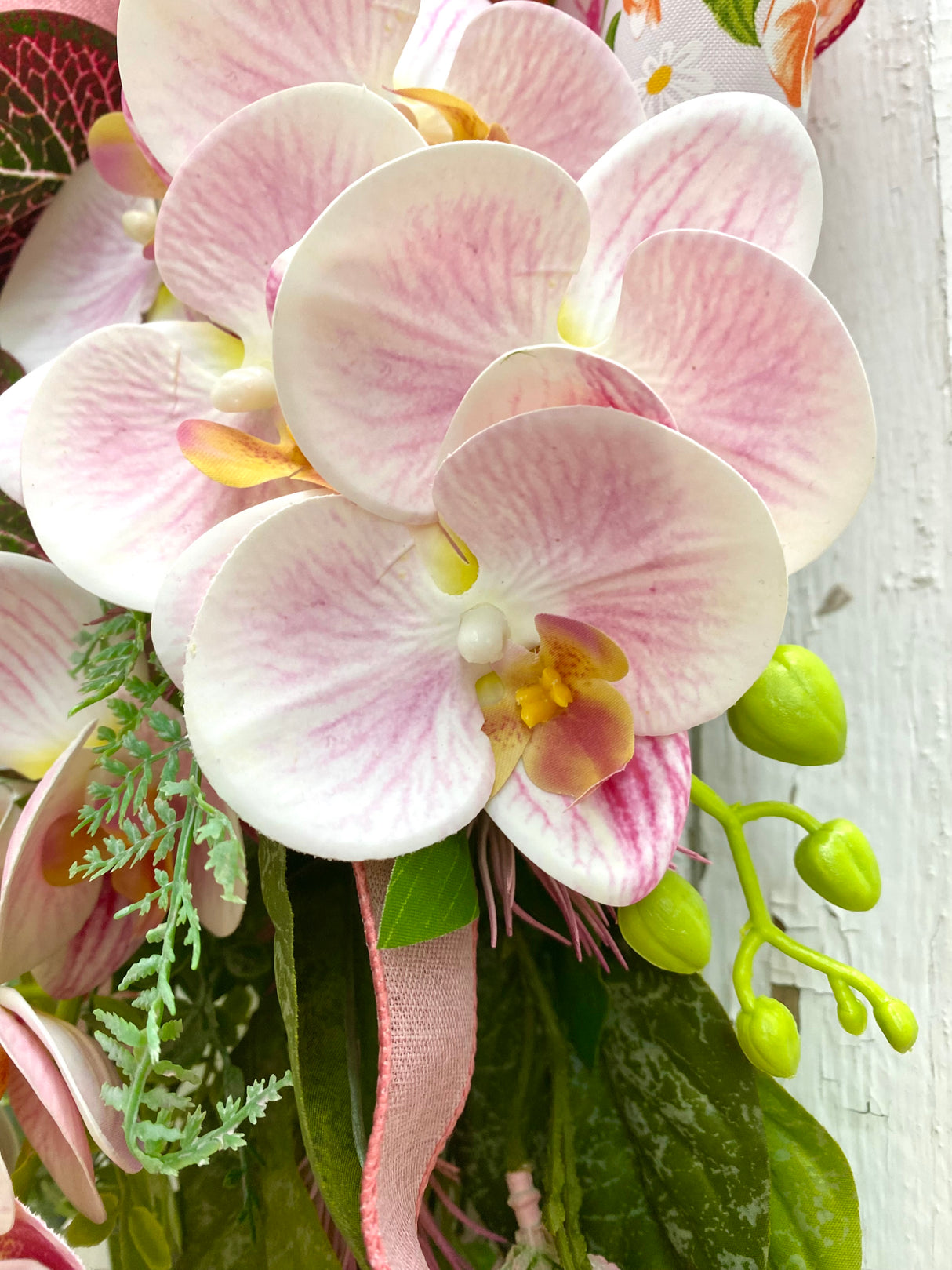 28" Cheery Cottage Swag