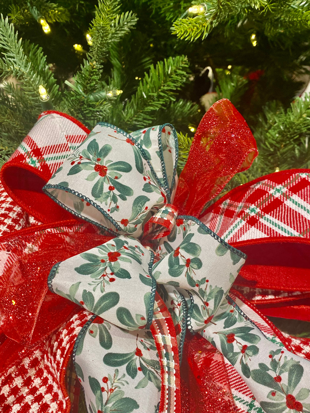 15" Mistletoe Memories Bow