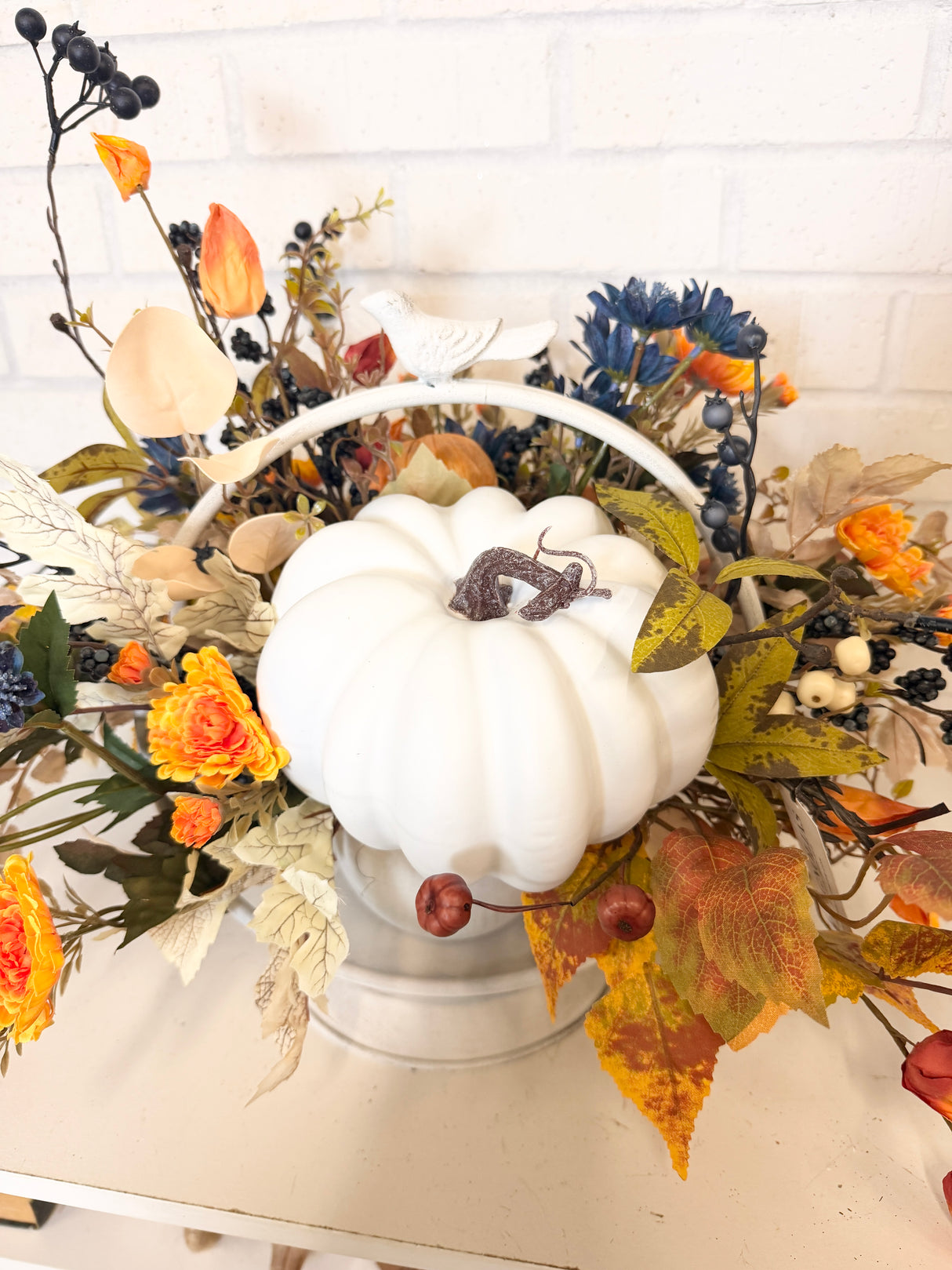 24" Hey There Pumpkin Centerpiece