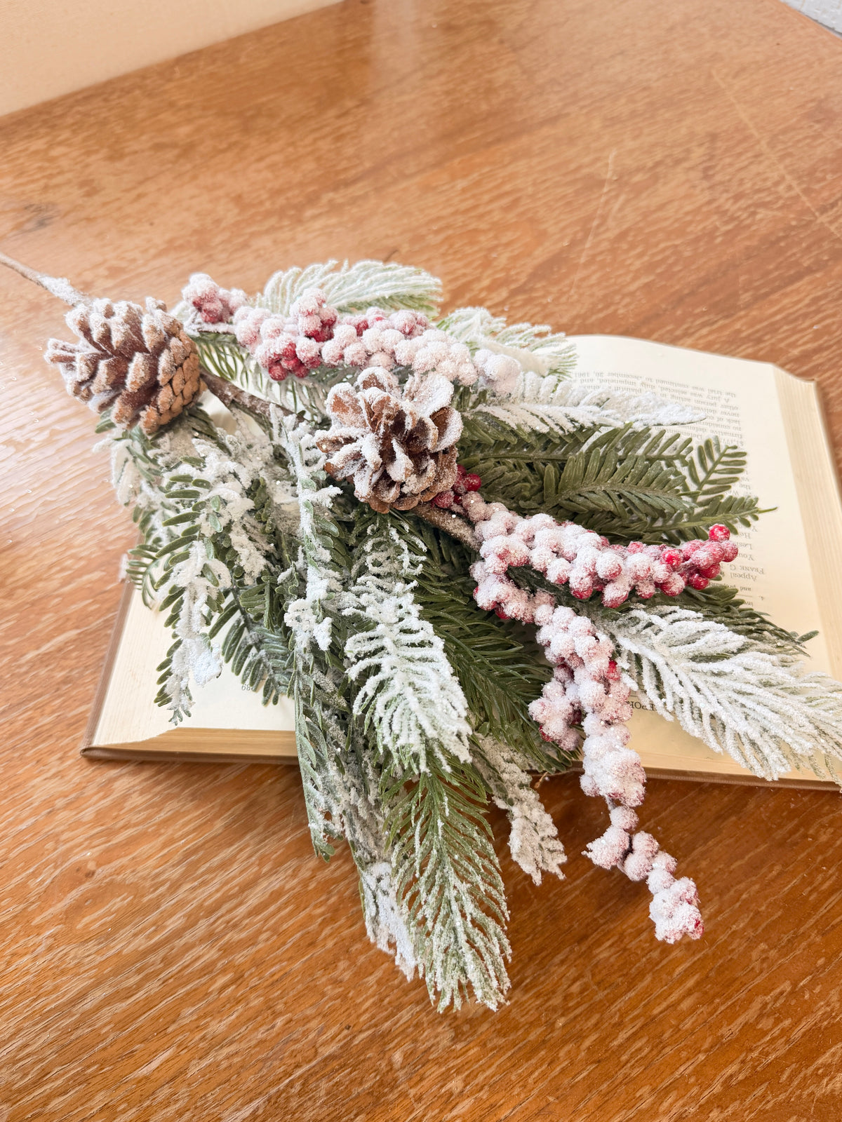 Red White Natural Snow Pine Berry Spray