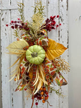 18" Untamed Meadow Vertical Swag