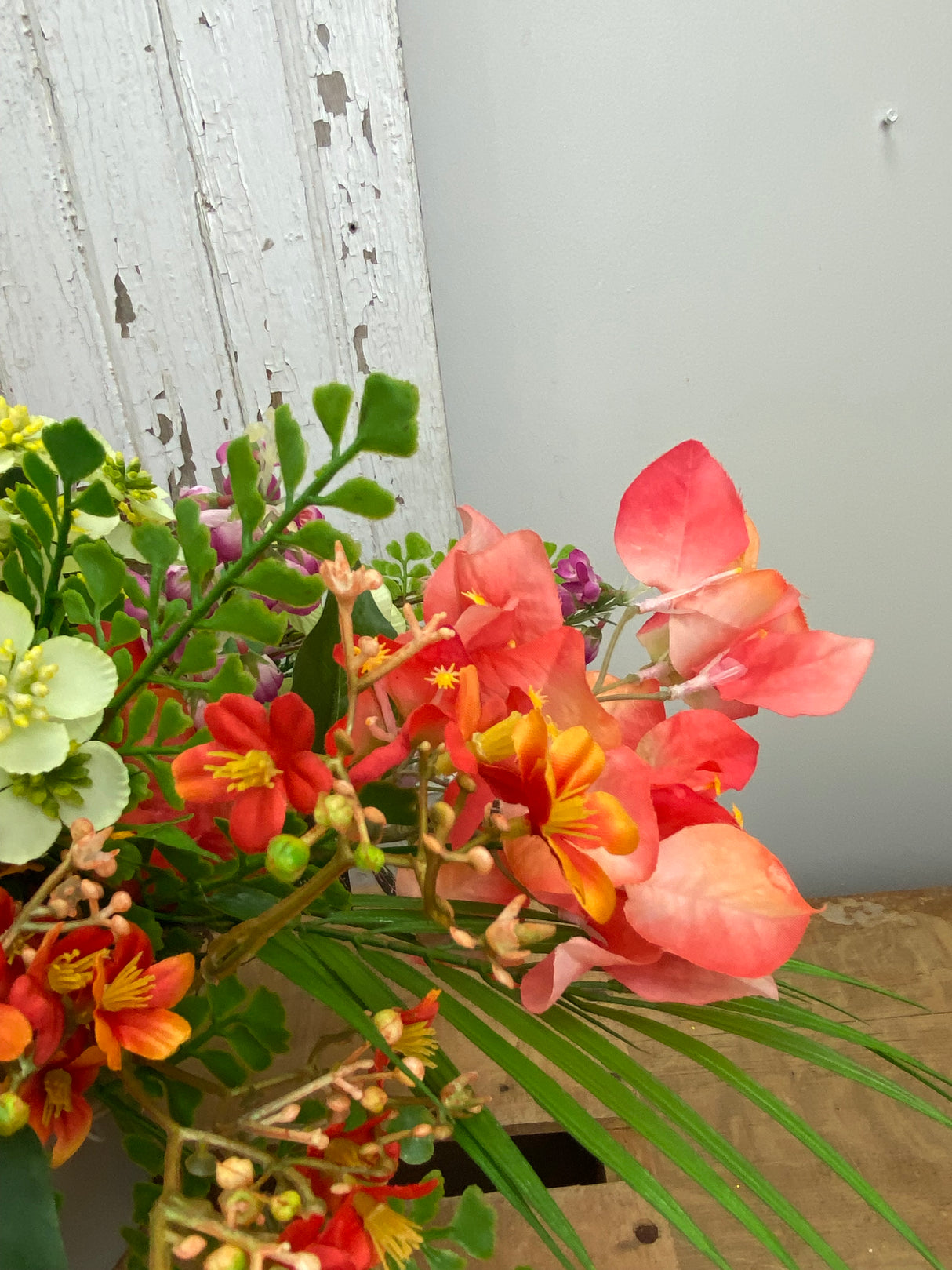 20" Tropical Vibes Centerpiece