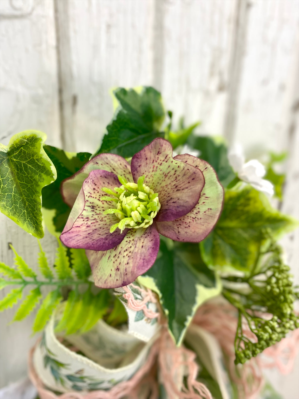 18" Delicate Dawn Vertical Swag