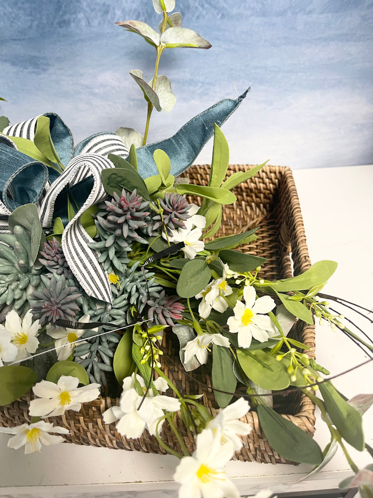 27" Living In The Moment Swag