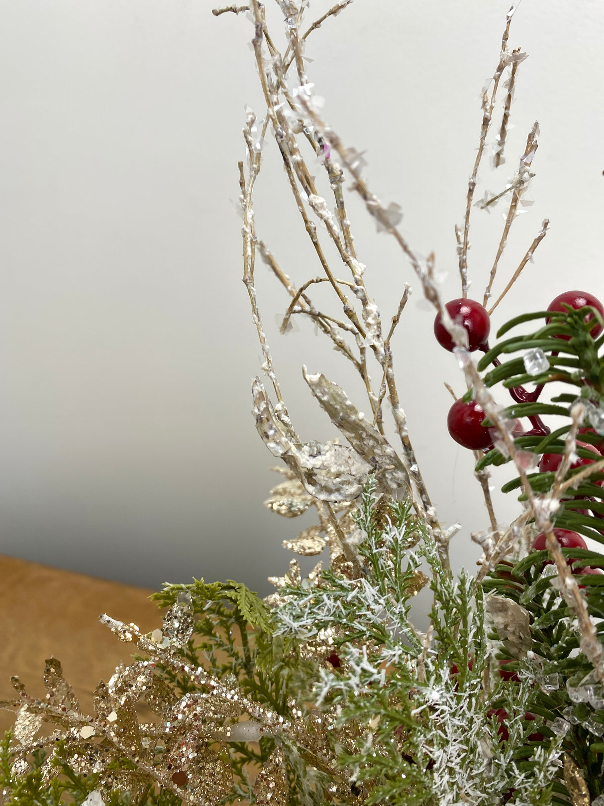 18" Cabin Christmas Glow