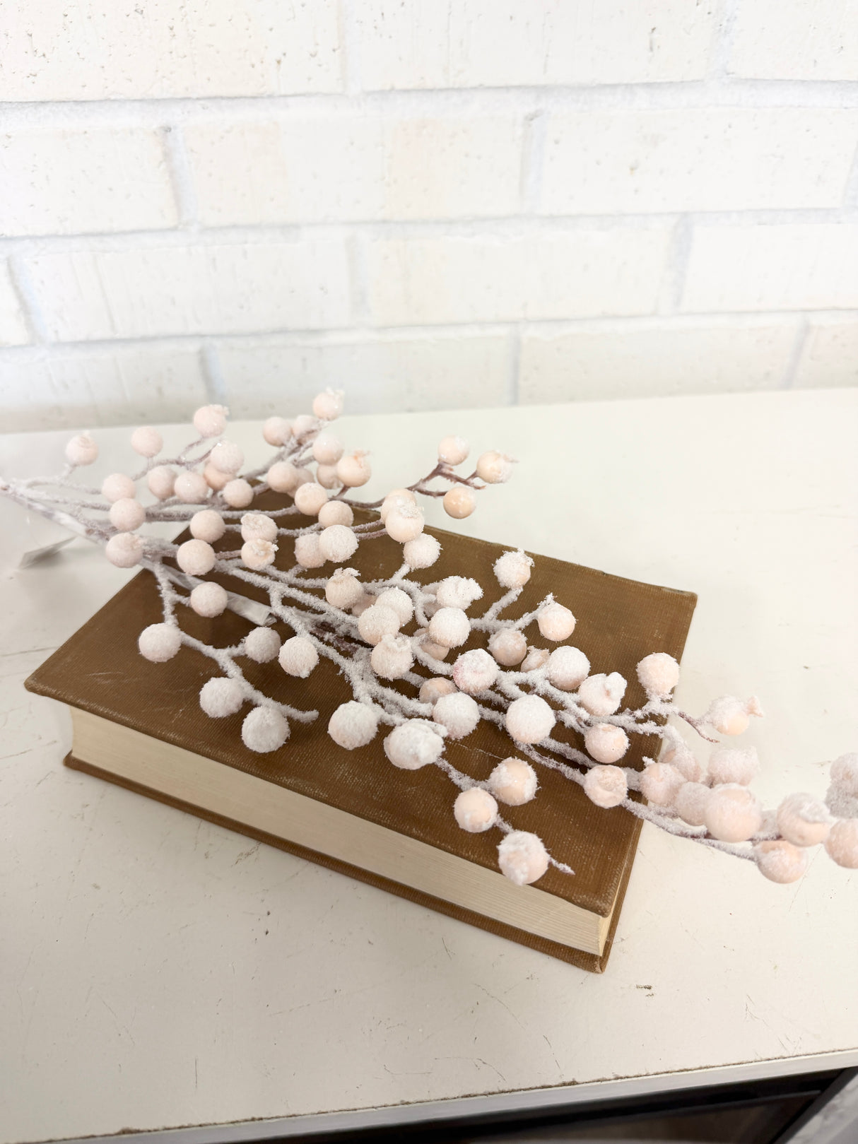 Ivory Snow Berry Stem