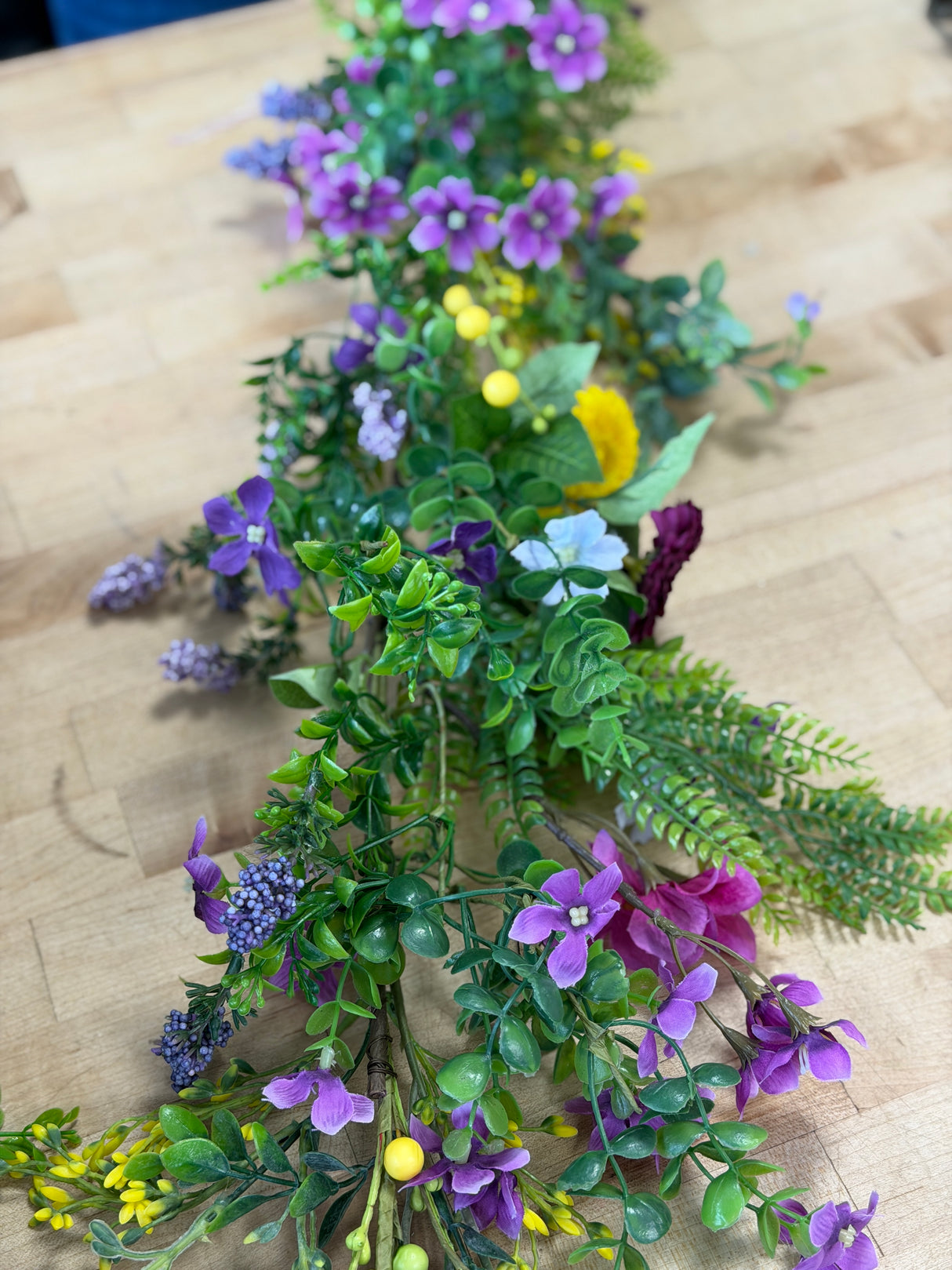 6' Mixed Chrysanthemum Garland