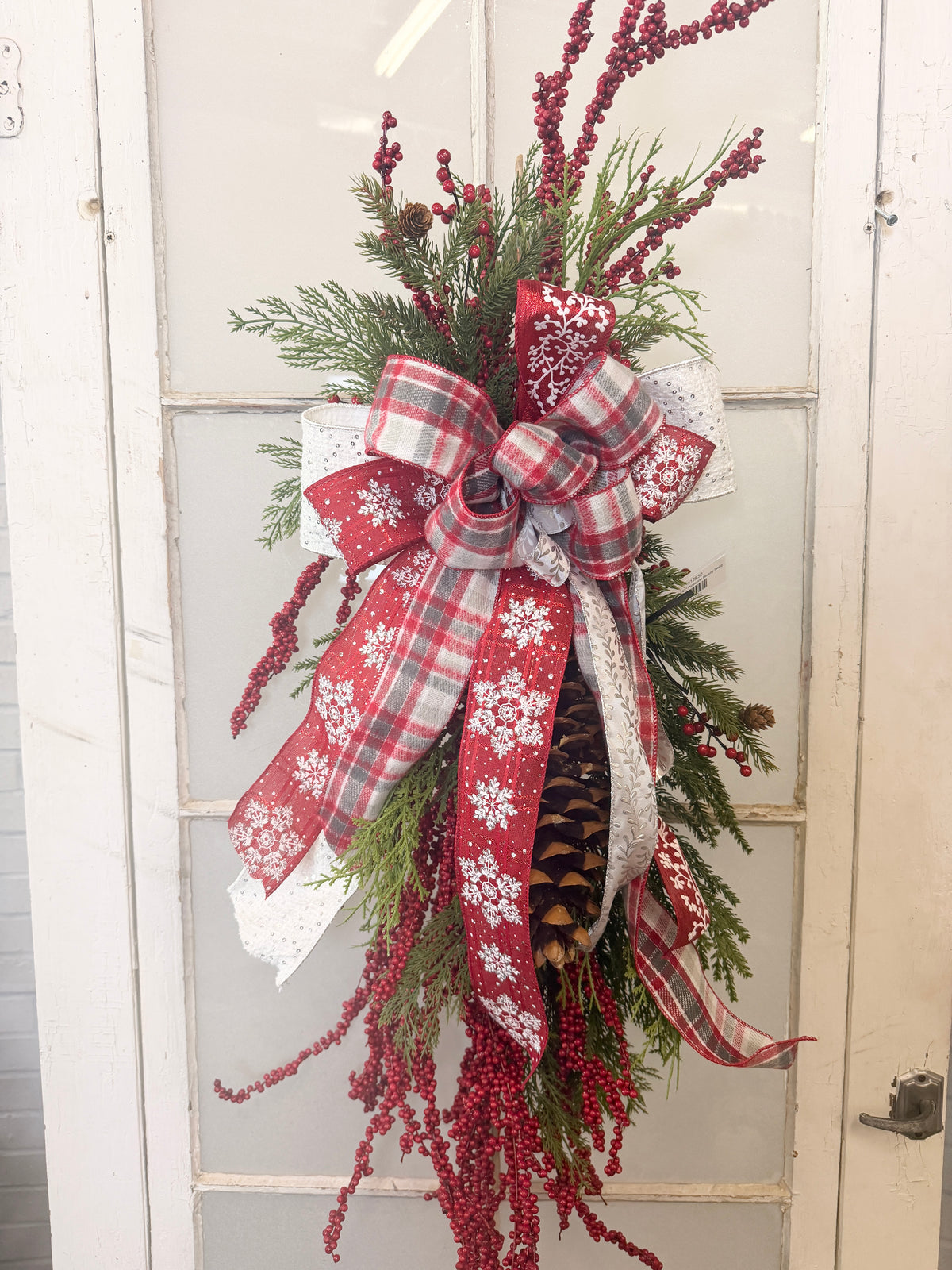 41" Pinecone Beauty Swag