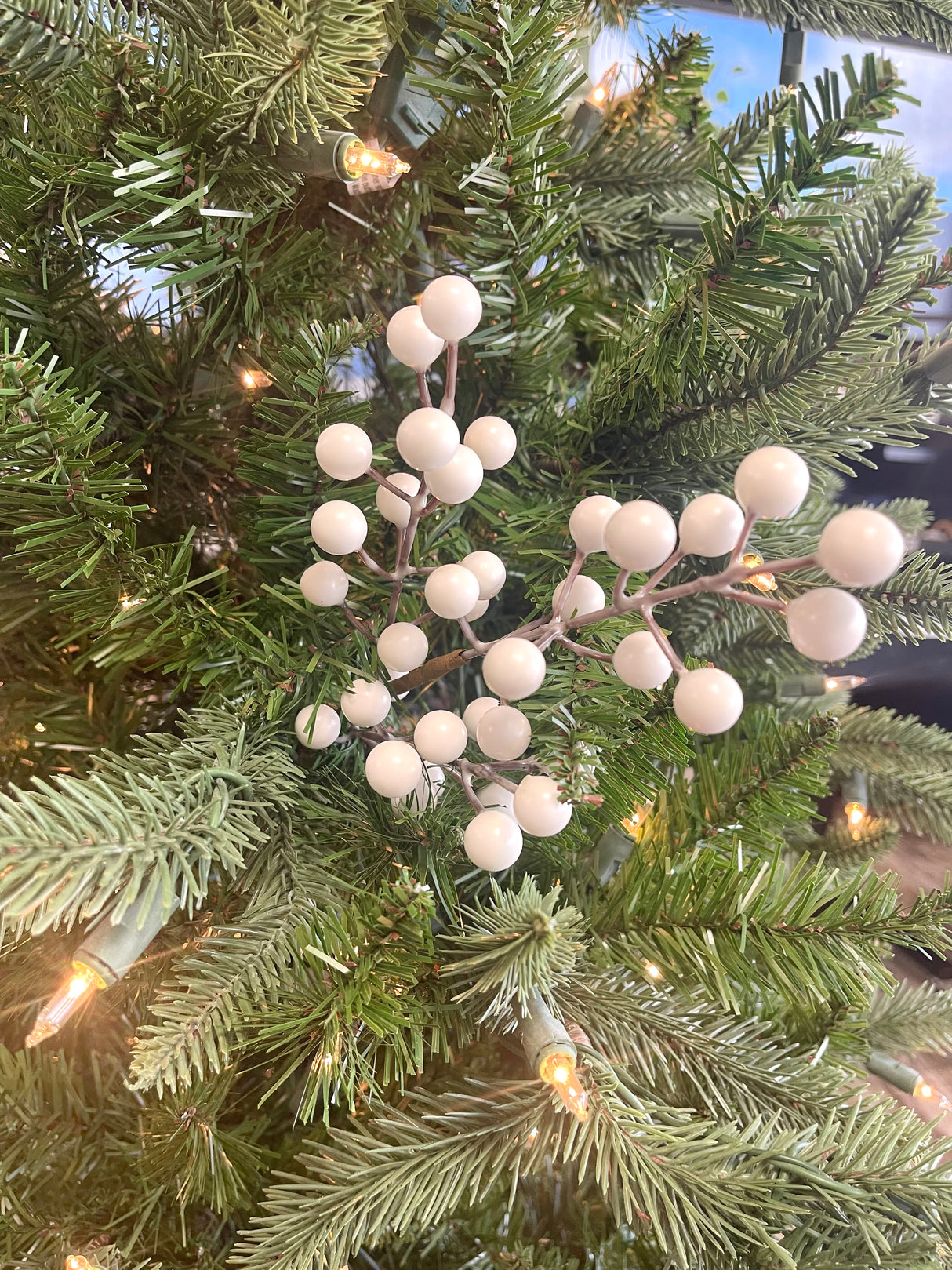 White Bitty Berry Mini Pick