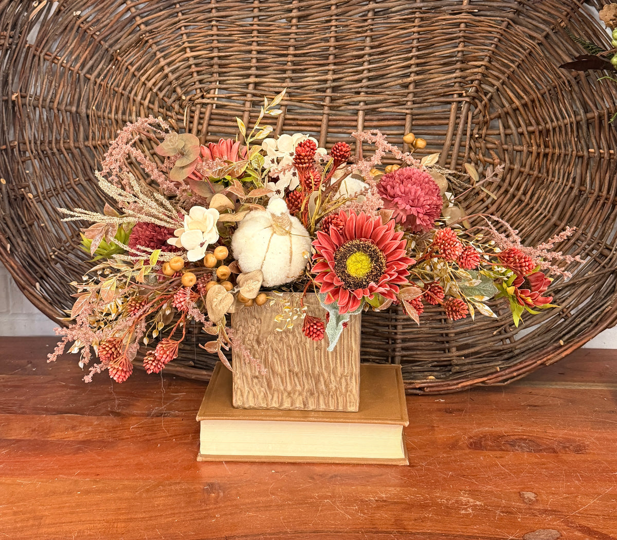 21" Mauve Magic Centerpiece