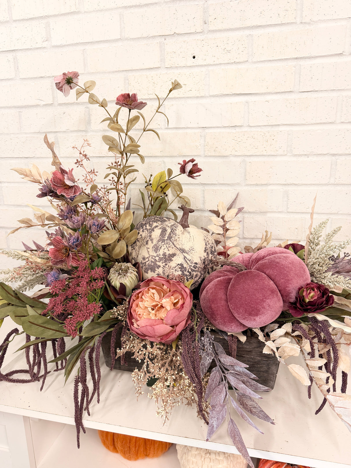 32" Bashful Pumpkins Centerpiece