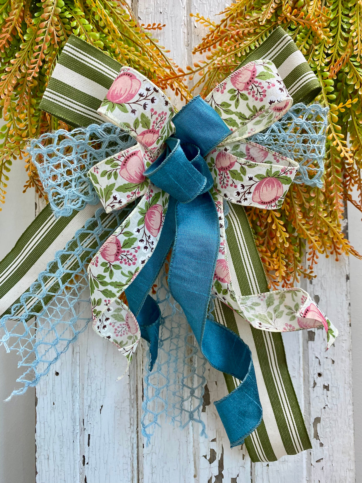 17" Cozy Cottage Bow