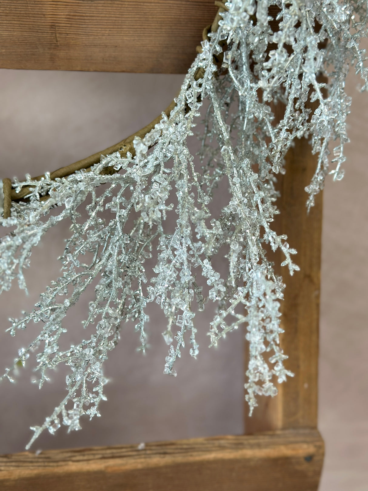 20" Christmas Concert Iced Wreath