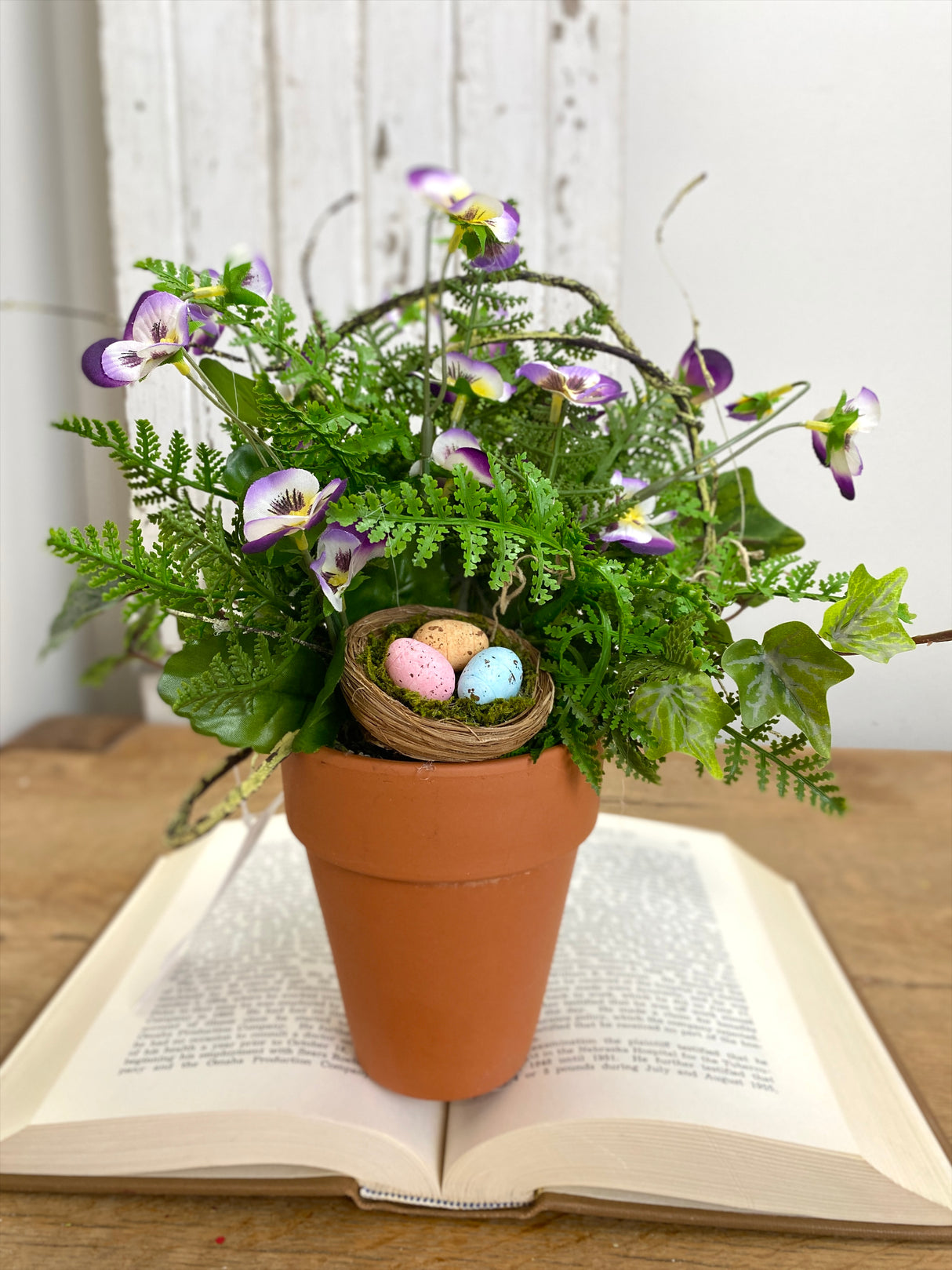 10" Hunting Eggs Centerpiece