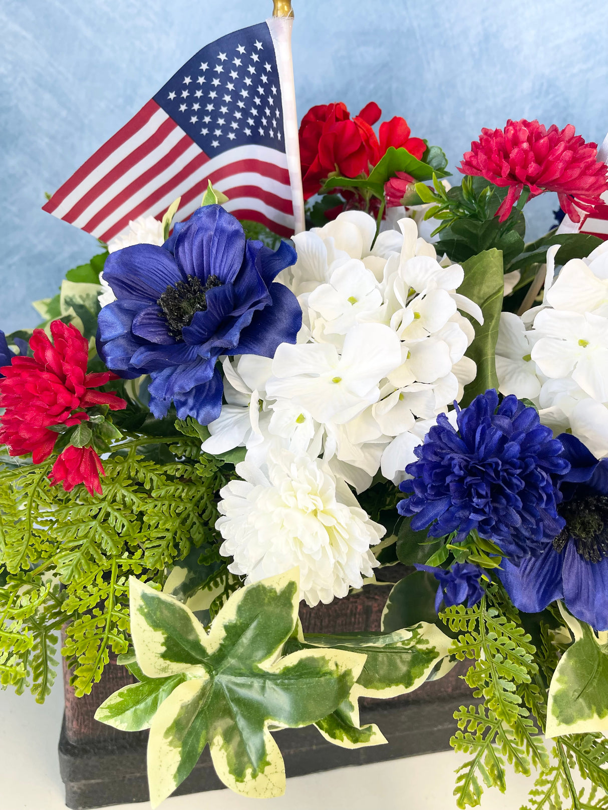 31" Stars & Stripes Memorial Saddle