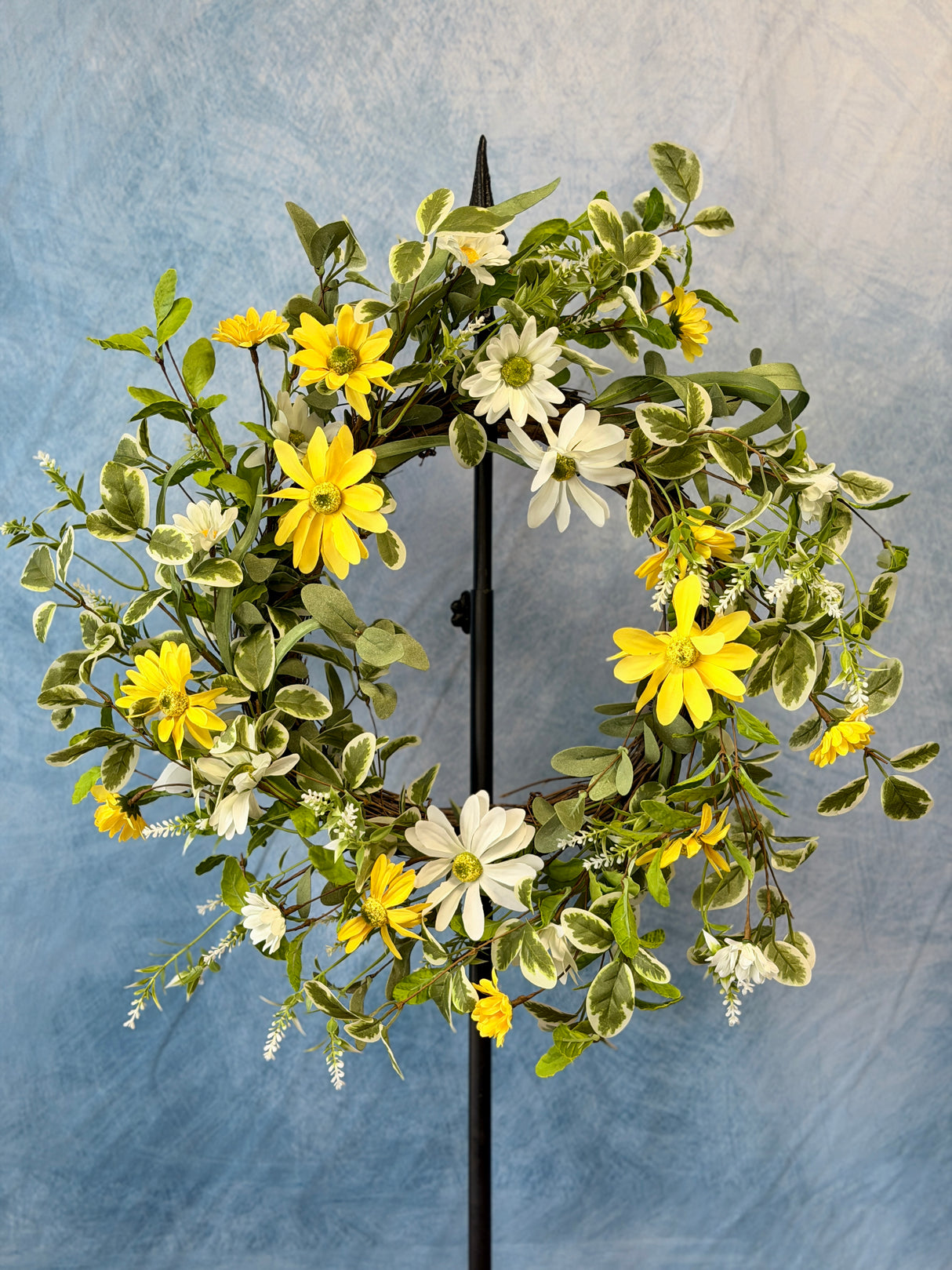 White & Yellow Daisy Wreath