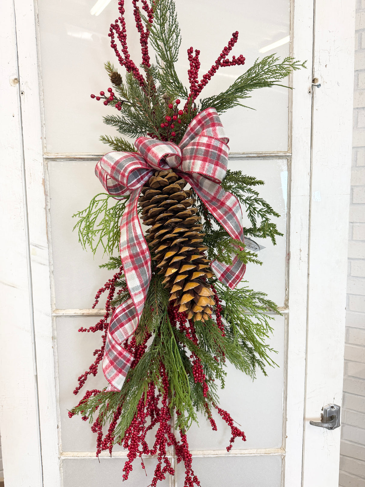 41" Pinecone Beauty Swag