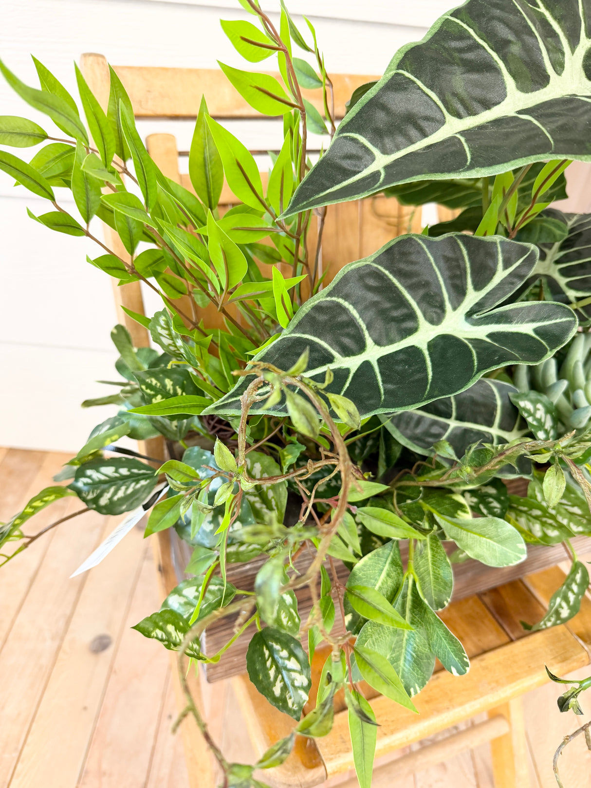27" Emerald Haven Planter