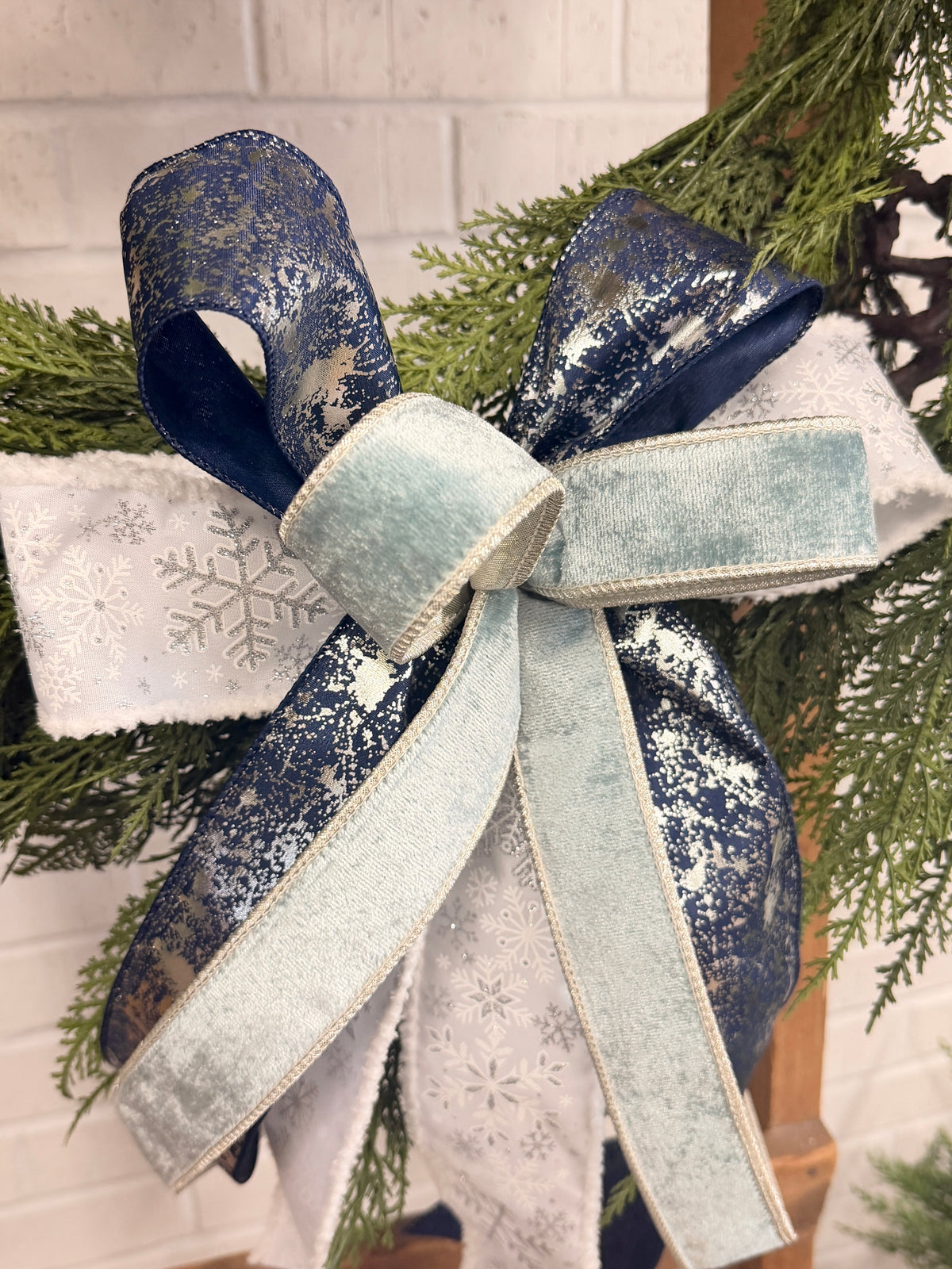 18" Mixed Blue Mini Bow