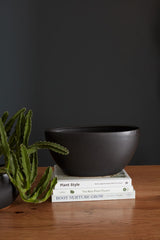 Black Metta Boat Planter -2 Sizes