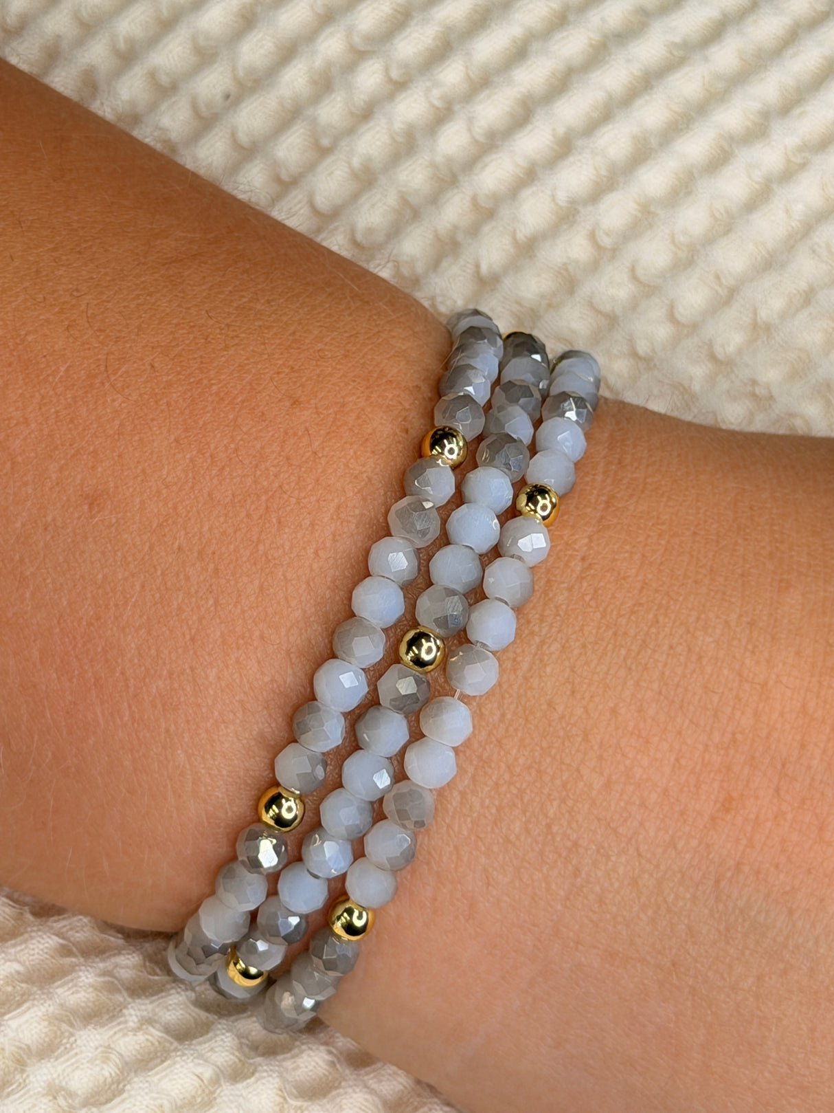 Light Gray Transitioning Gold Ball Stretchy Facet Mila-Mix Bracelet