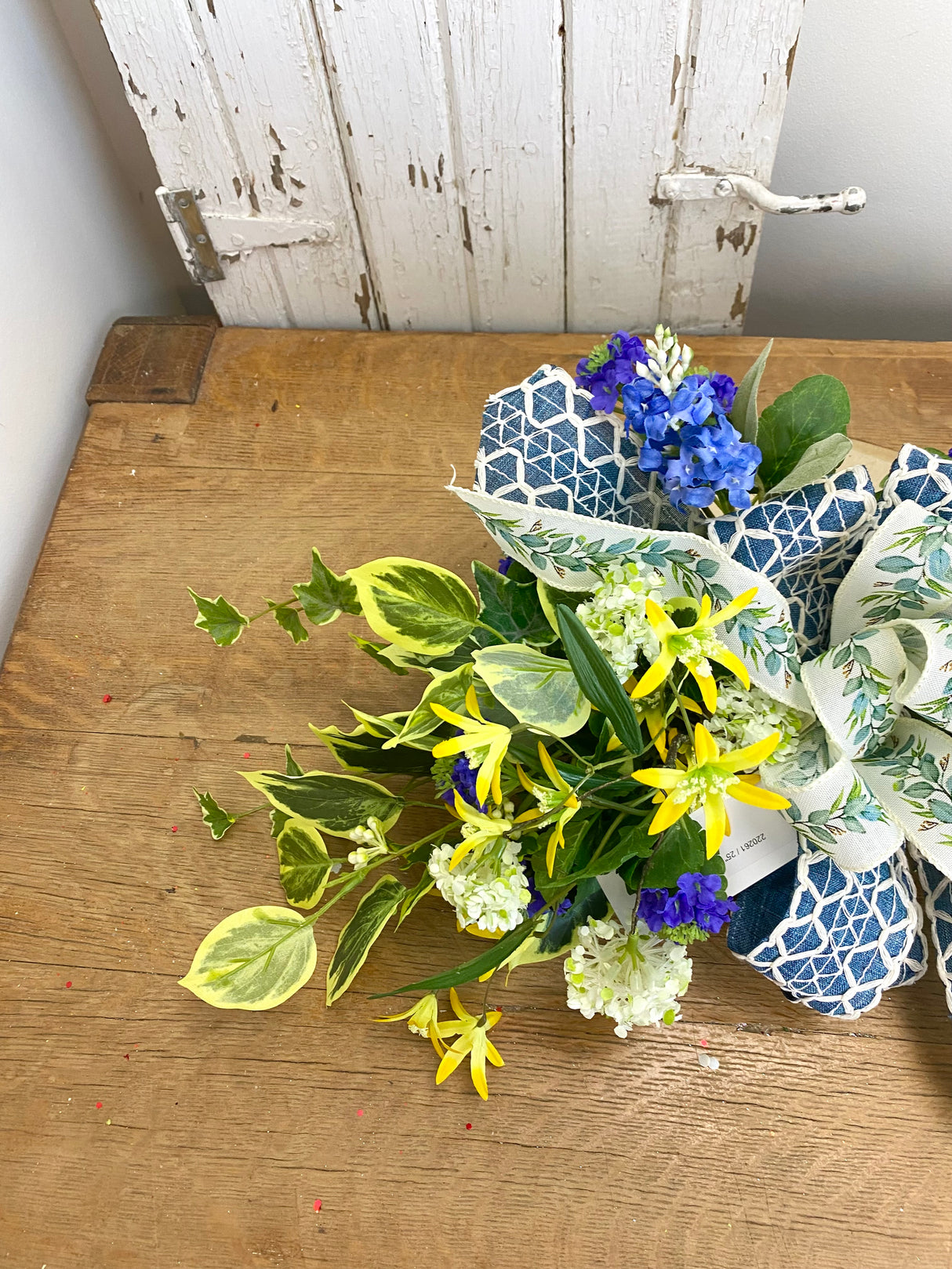 25" Painters Garden Delight Swag