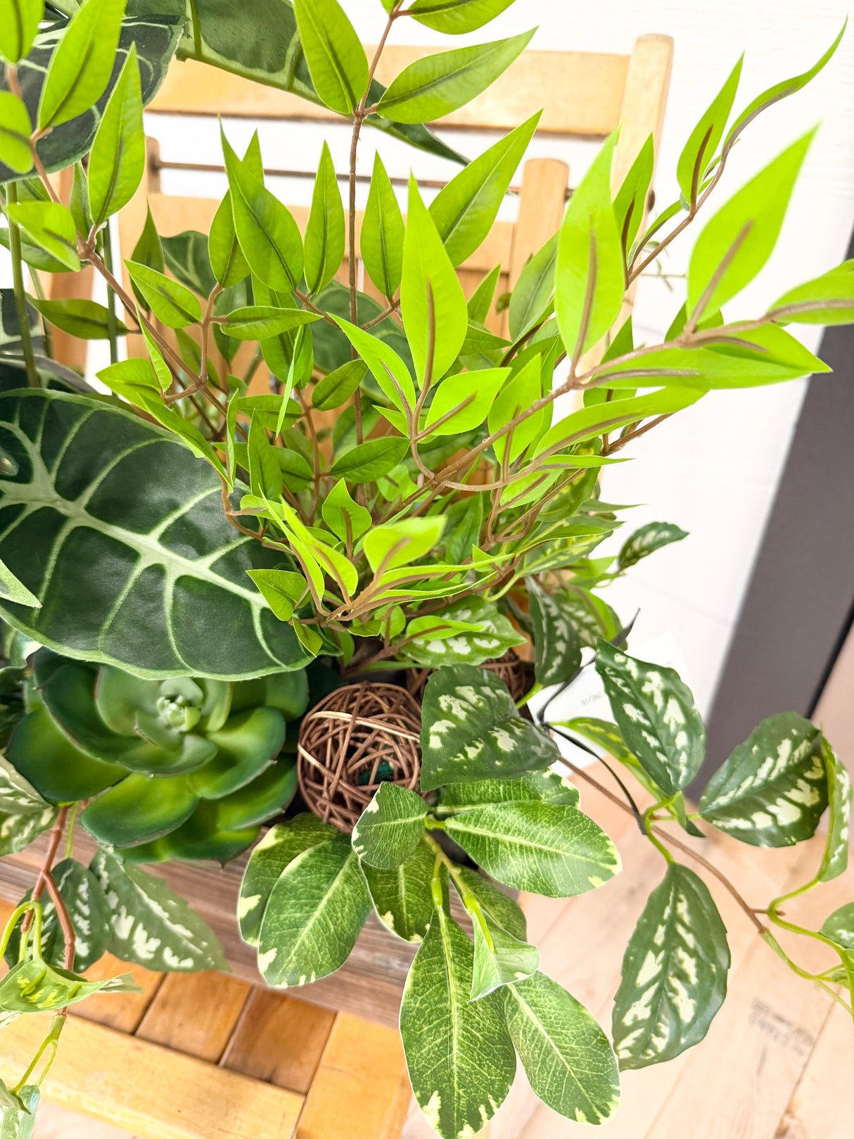 27" Emerald Haven Planter