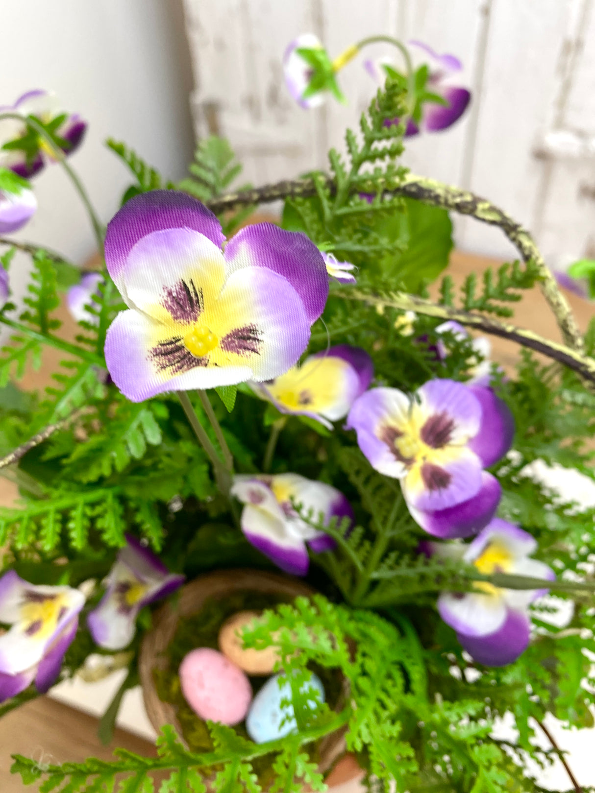 10" Hunting Eggs Centerpiece