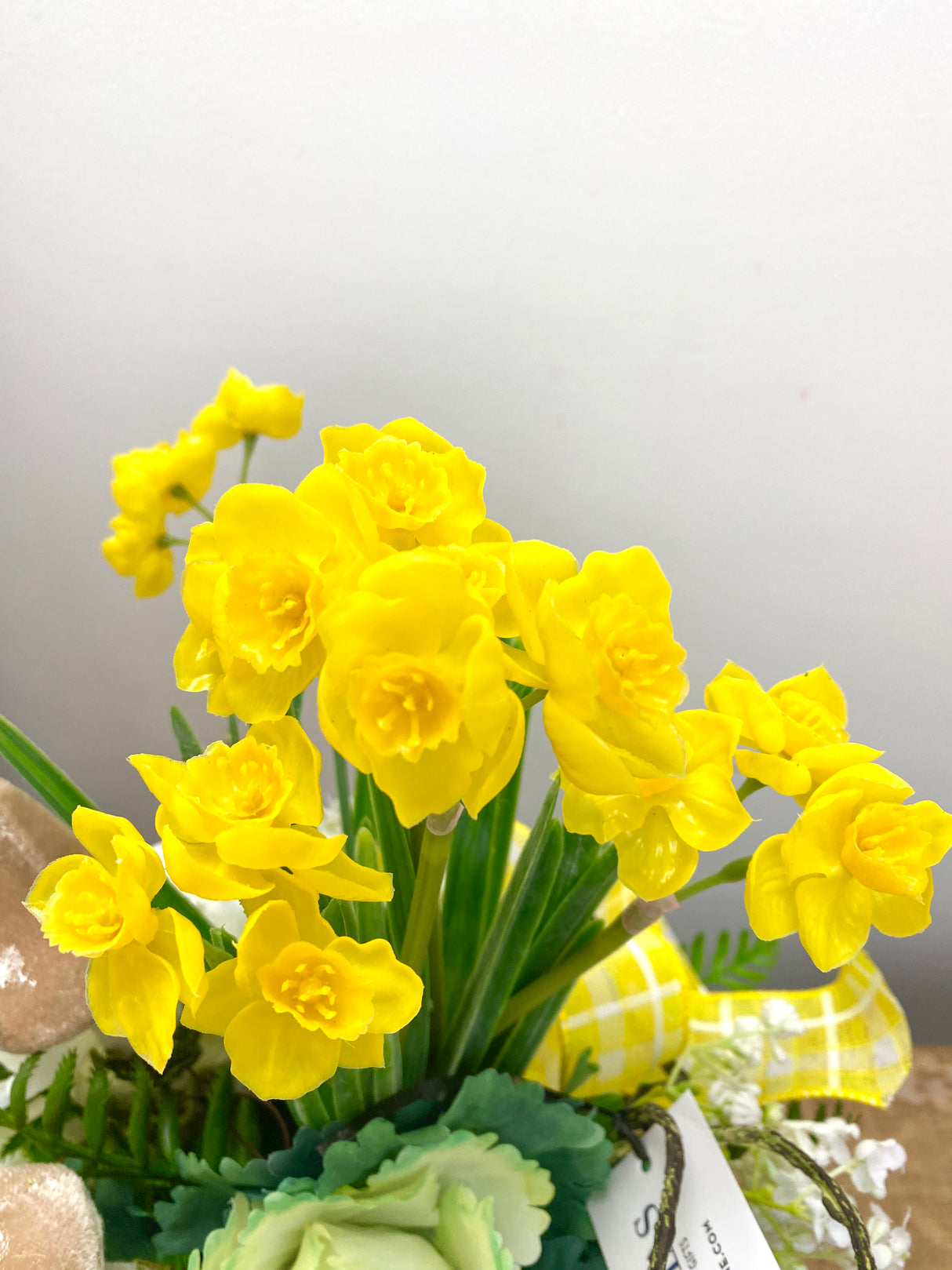 14" Magic In The Garden Centerpiece