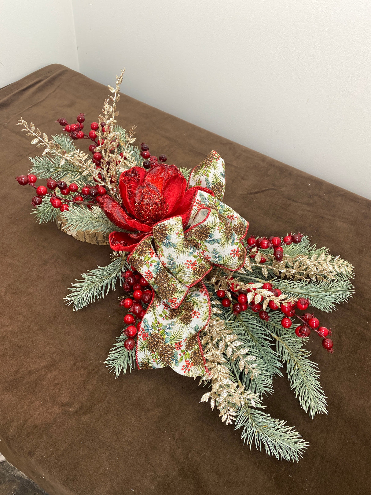 25" Merry Mistle Magic Swag