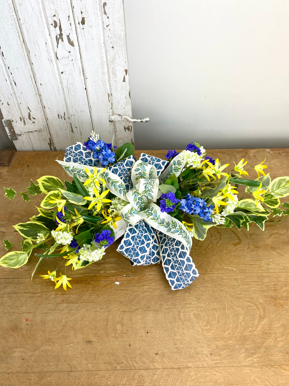 25" Painters Garden Delight Swag