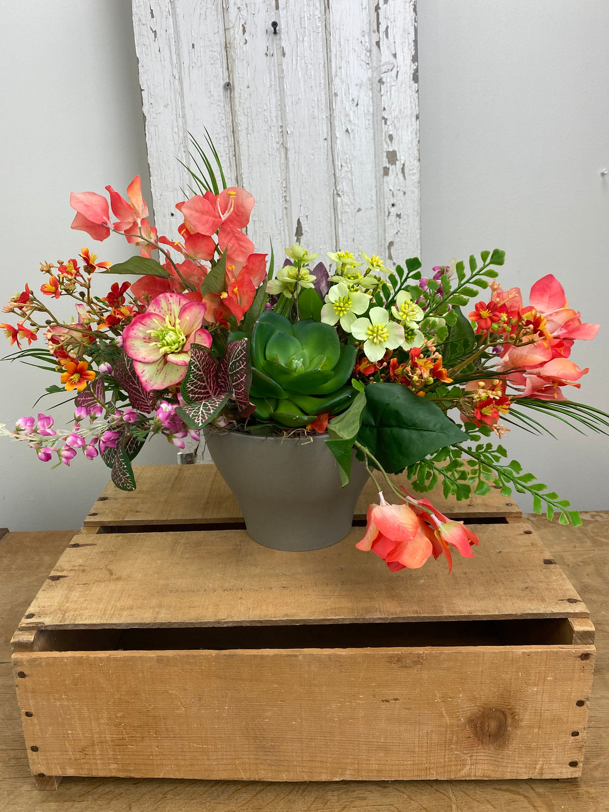 20" Tropical Vibes Centerpiece