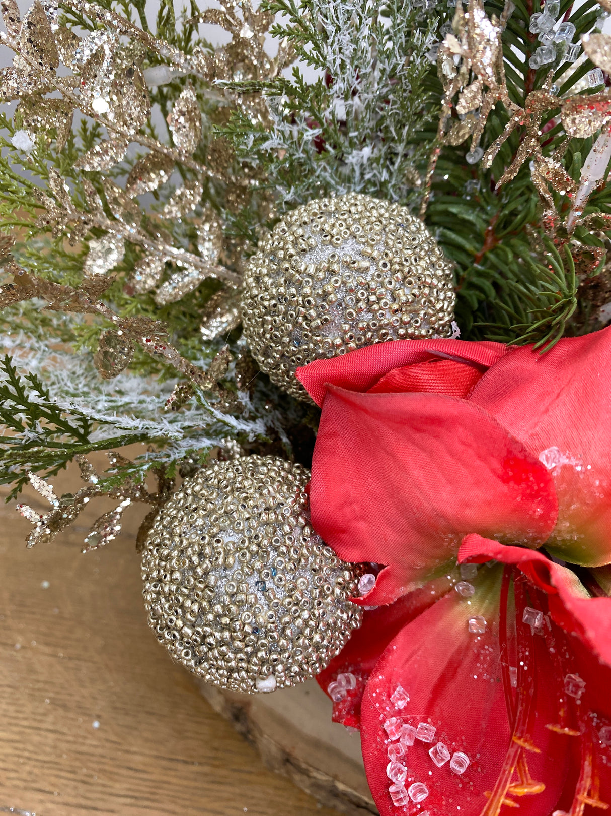 18" Cabin Christmas Glow