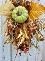 18" Untamed Meadow Vertical Swag