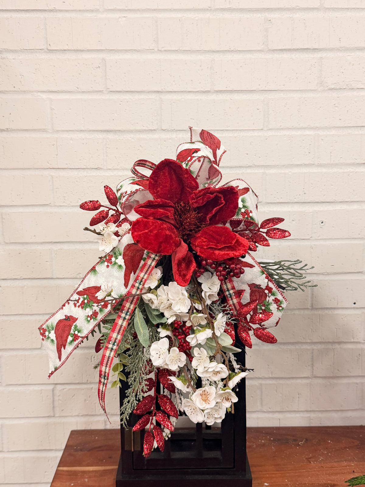 19" Cardinal Love Lantern Swag