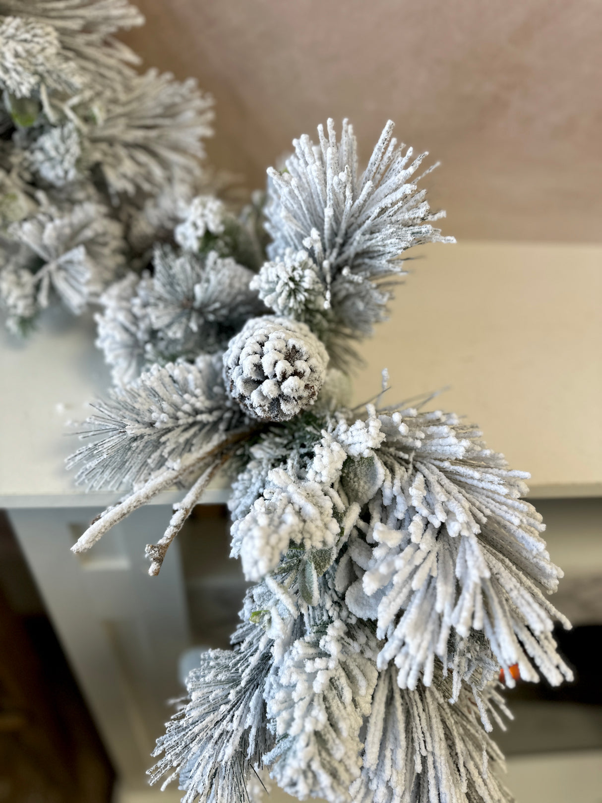 5' Snow Pine Euc Leaves Garland