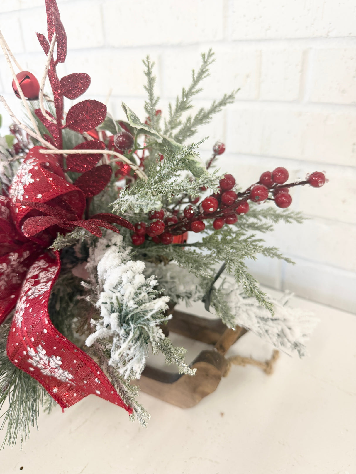 17" Sleigh Ride Centerpiece