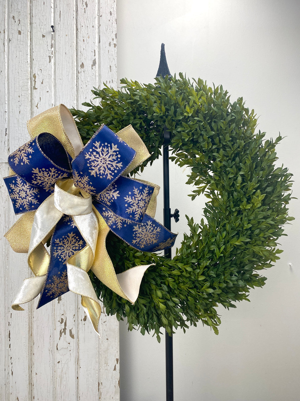 Gilded Snowflake Bow