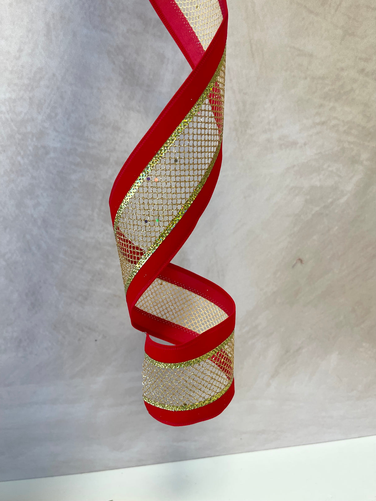 2.5" Red And Gold Velvet Mesh Middle Ribbon Bolt