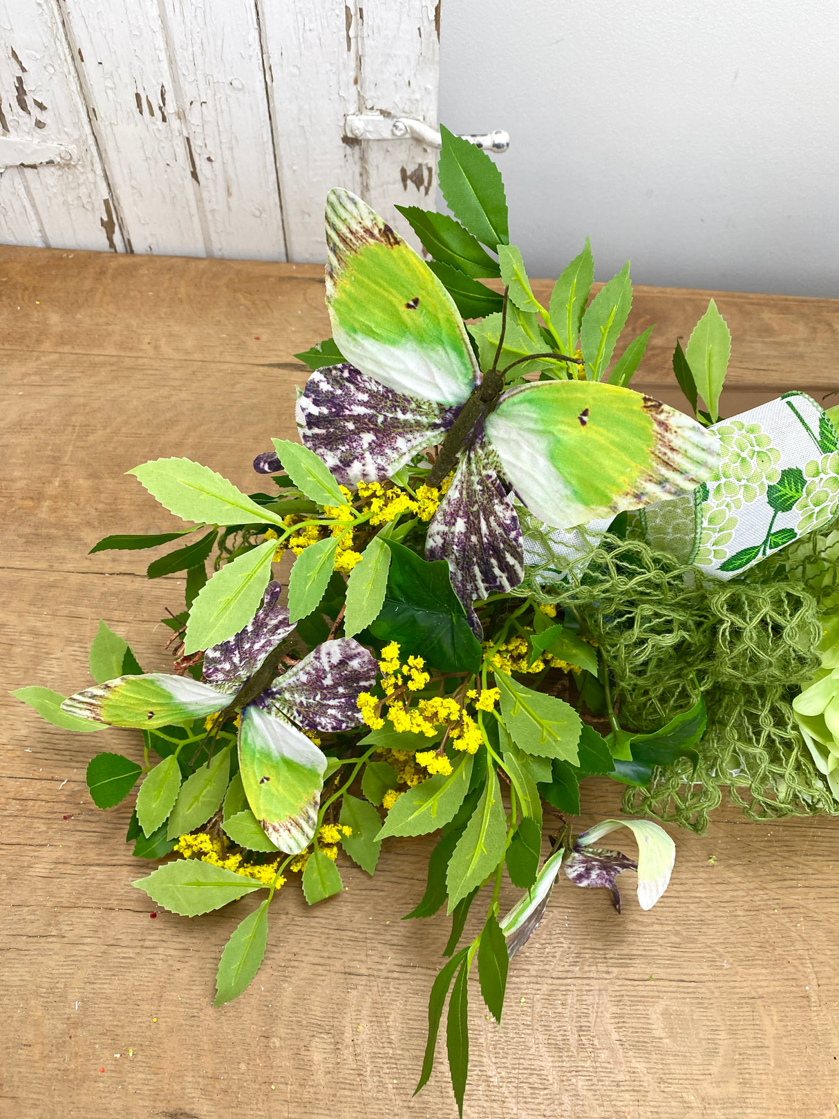 26" Wild Flower Walk Swag