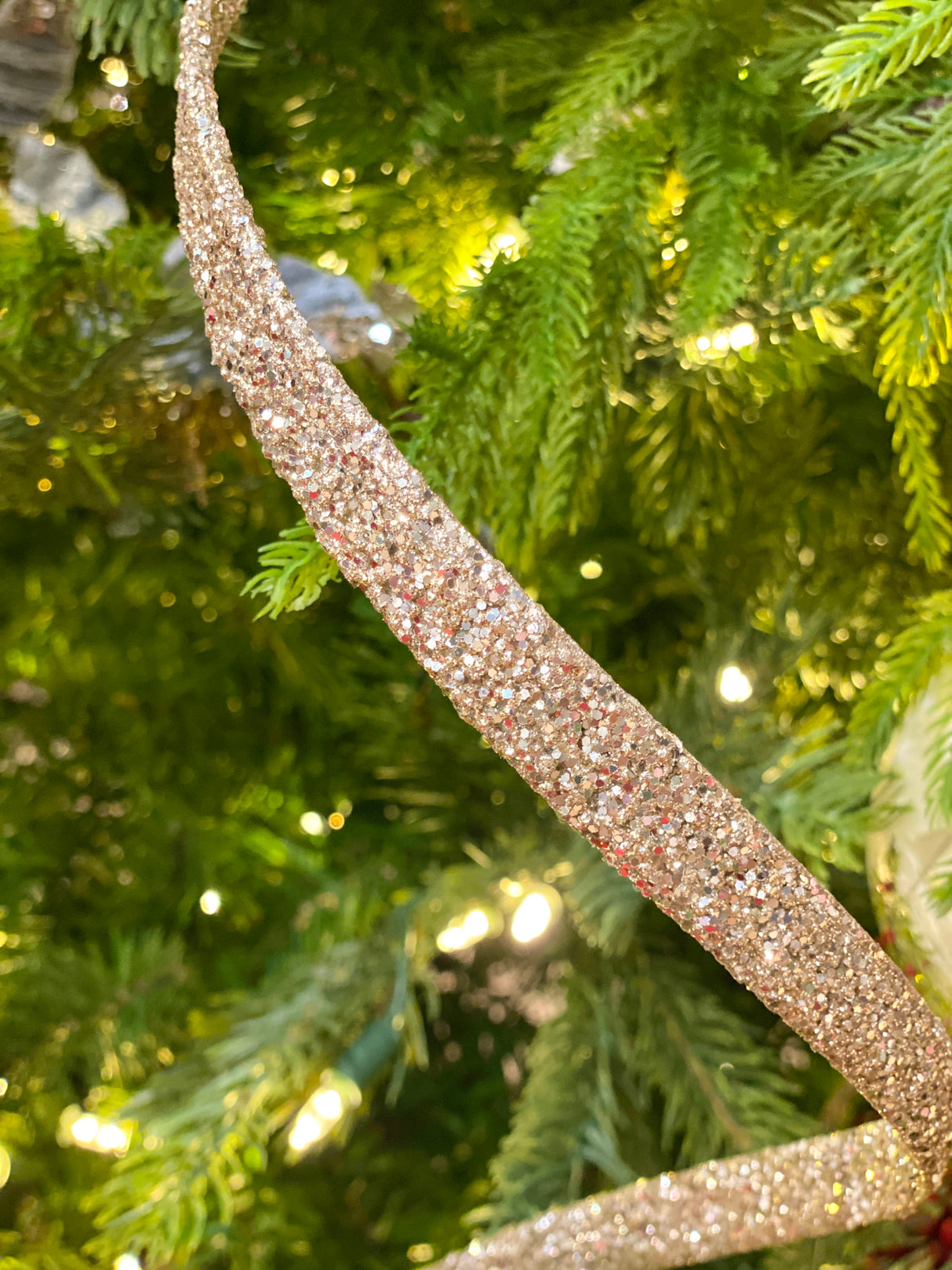 9.5' Curly Ribbon Garland