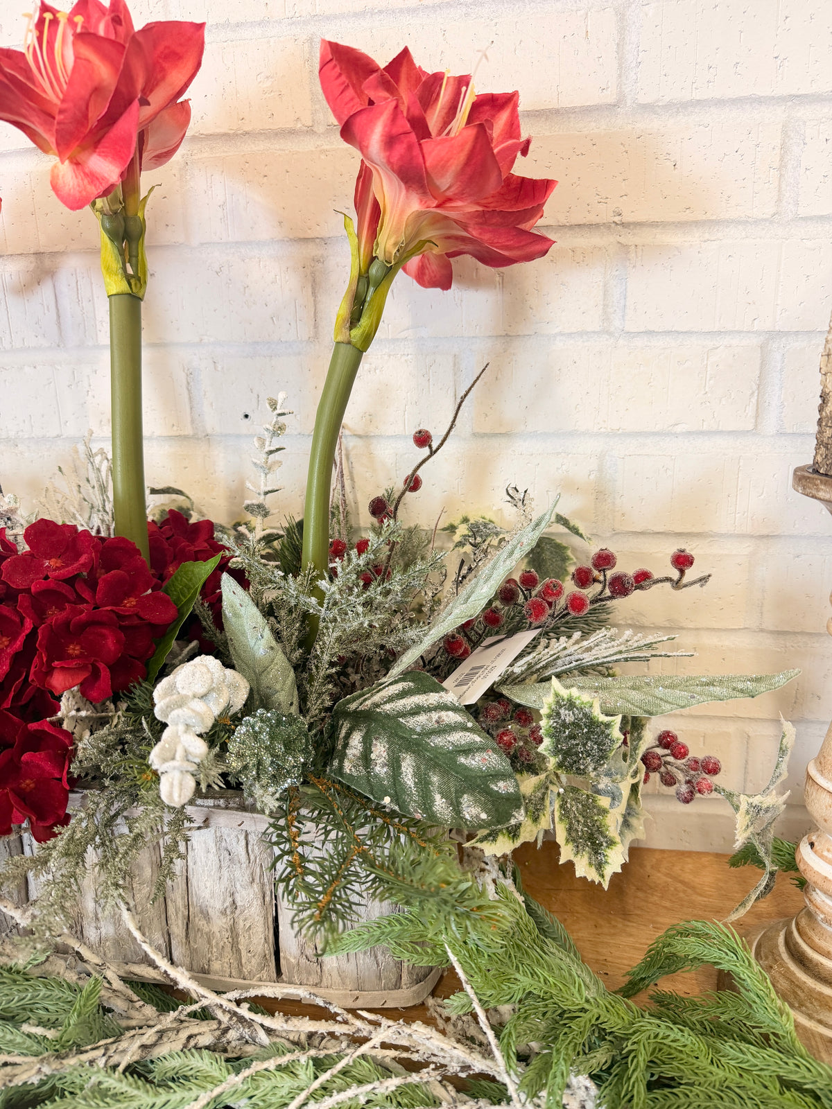 31" Joyful Tidings Centerpiece