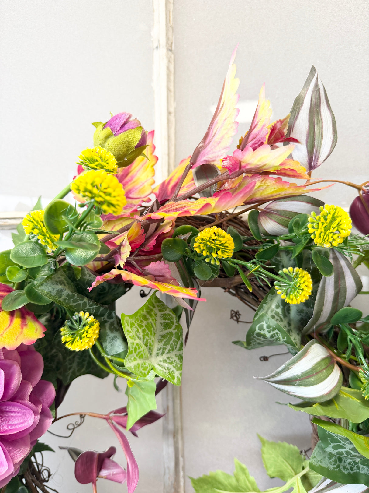 21" Dahlia Wreath