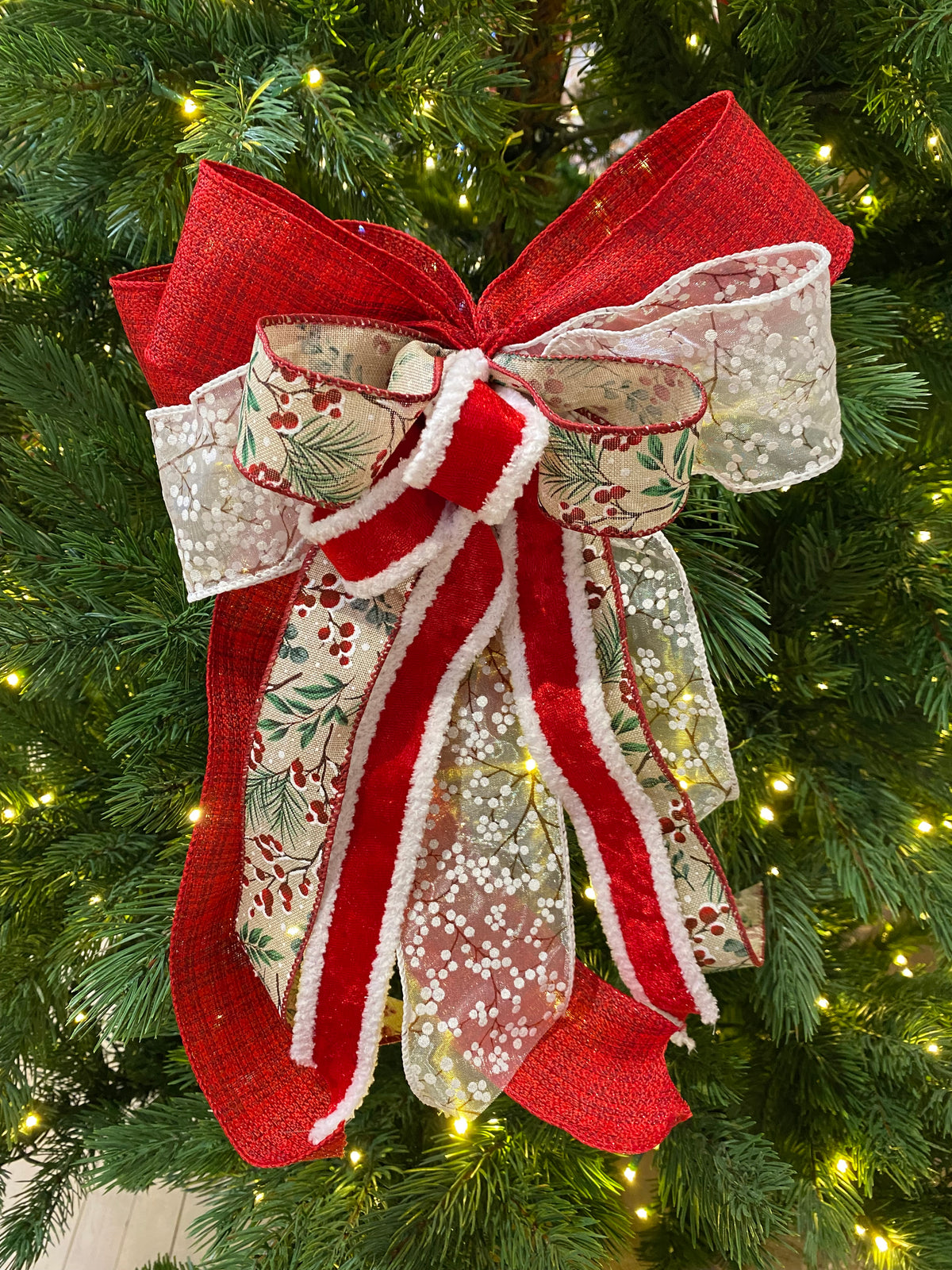 14" Winter Berries Bow