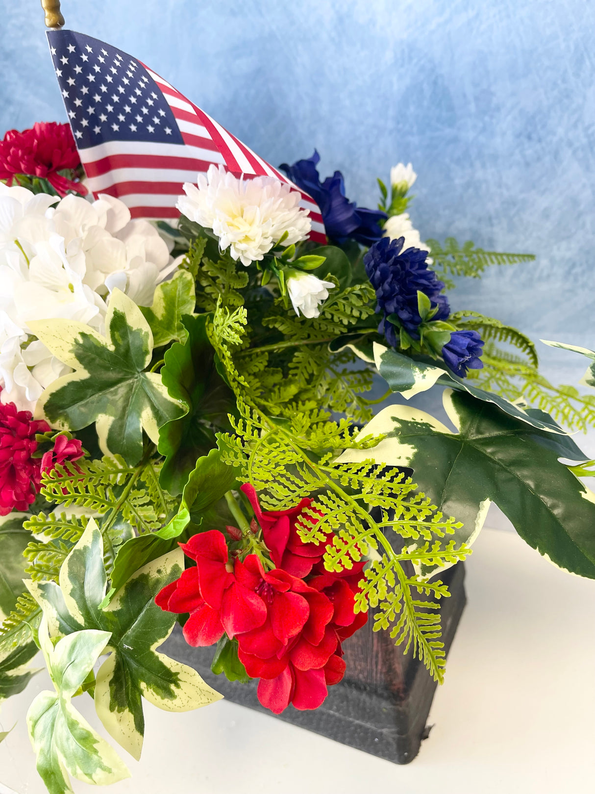 31" Stars & Stripes Memorial Saddle