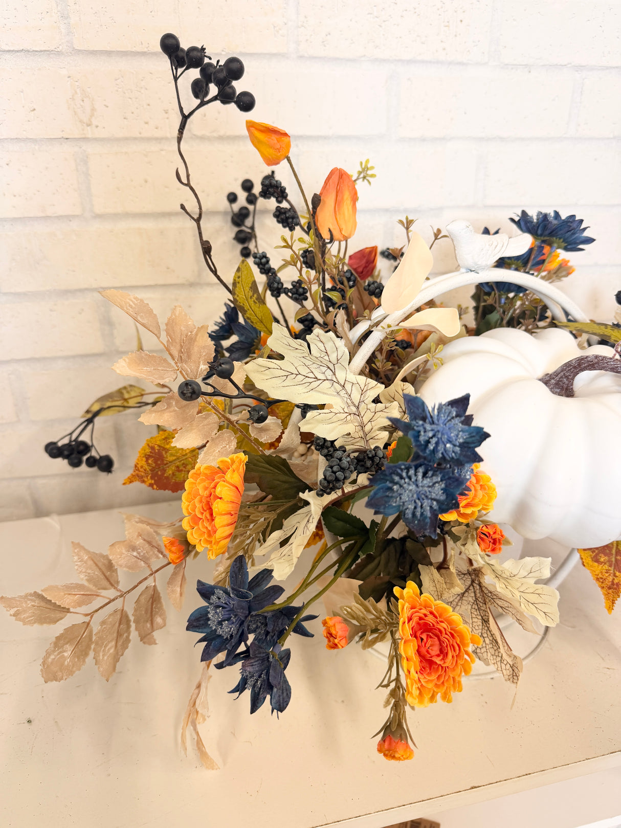 24" Hey There Pumpkin Centerpiece