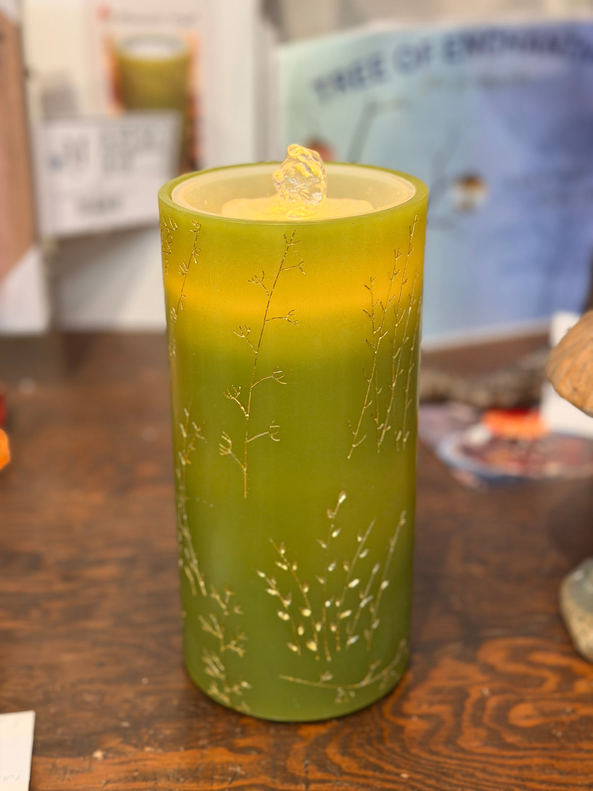 Wheat & Green Fountain Candle