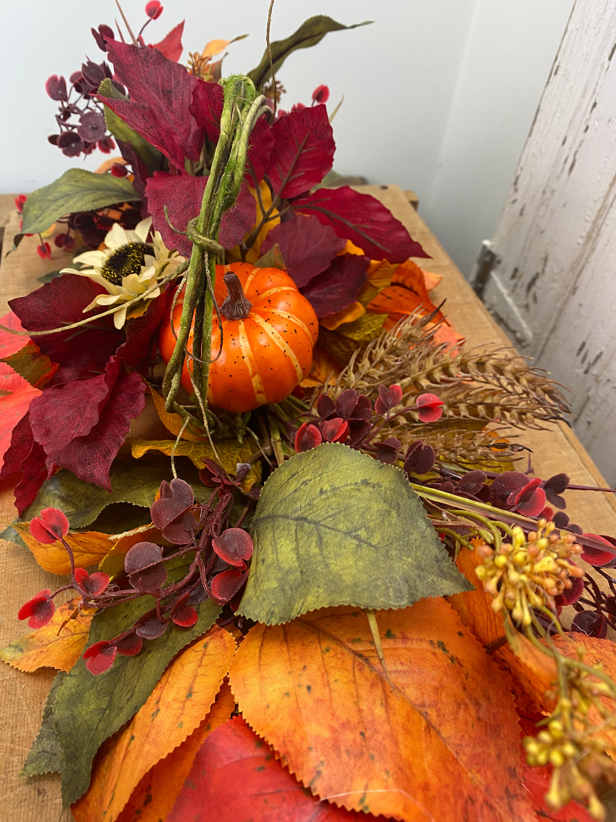 25" Fall Whispers Swag