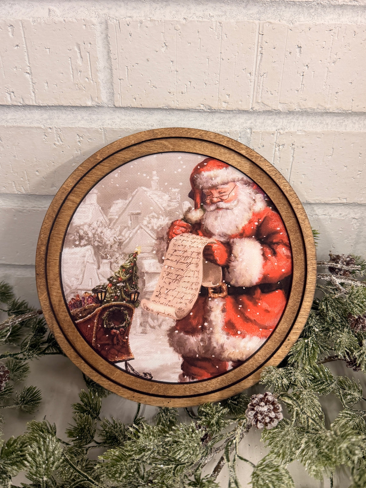 8" Round Santa List Art