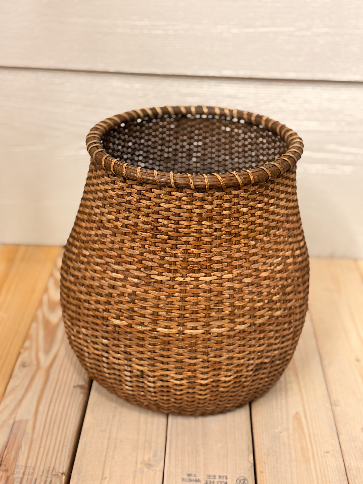 Rattan Urn Baskets - 2 Sizes